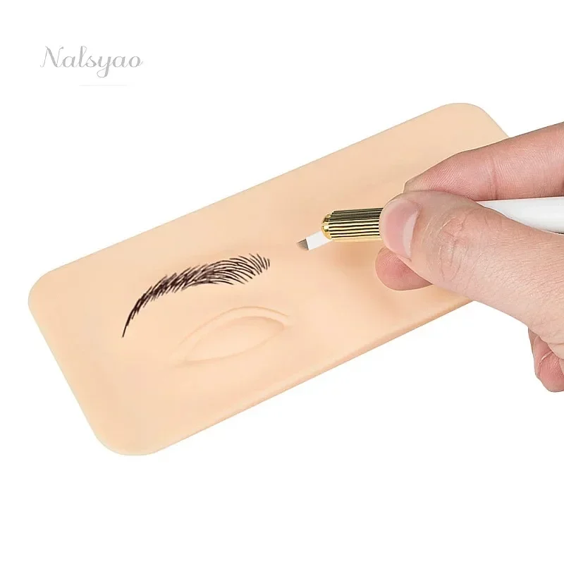 لوحة تدريب ممتازة من السيليكون - مراجعة Beauty Makeup Academy وسعره